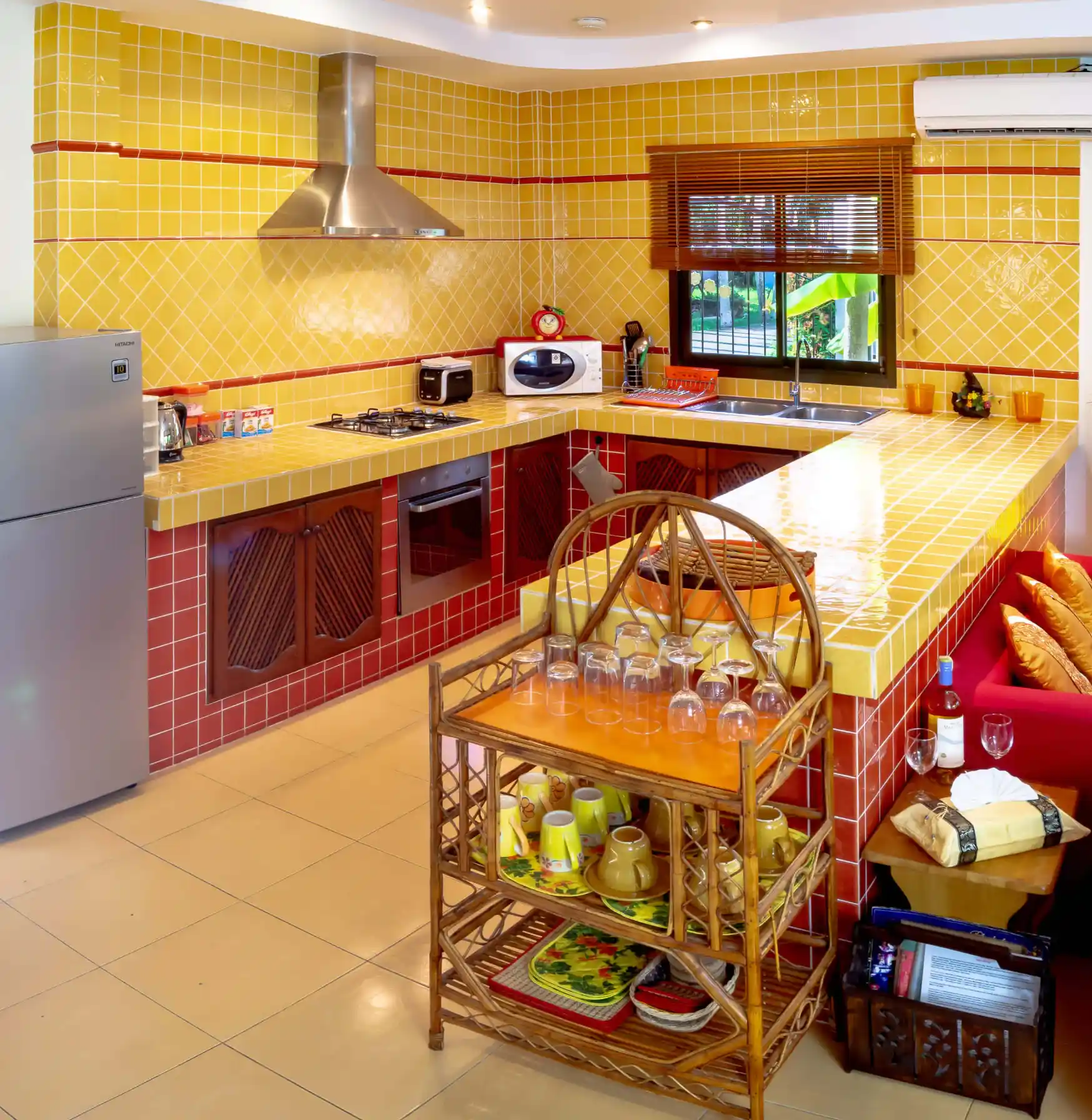 Bon Island Villa fully equipped kitchen with gas hob, oven, extractor hood and island counter